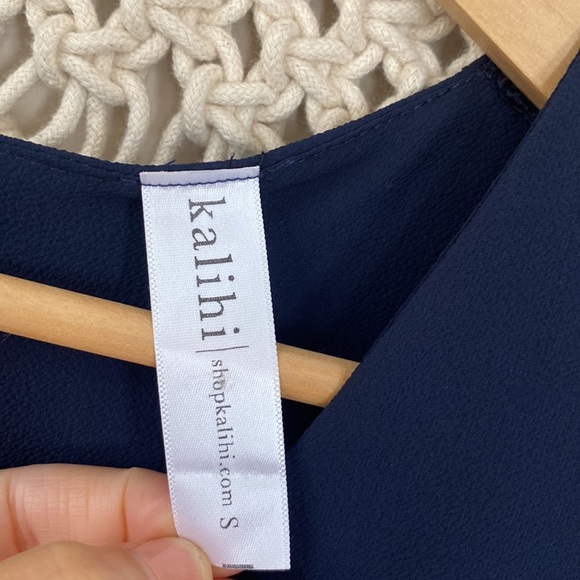 Kalihi, dark navy blue, sleeveless tank, tie front blouse, size small - Picture 5 of 10